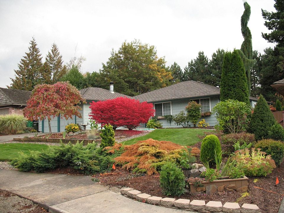 Beautifully udated ranch in sought after Four Season's