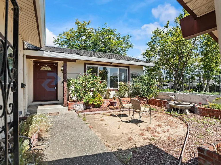 5319 Westbury Ct — Photo 4