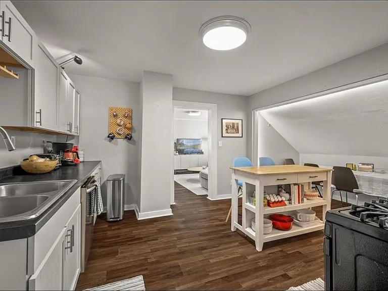 2742 California St NE #2 — Photo 4