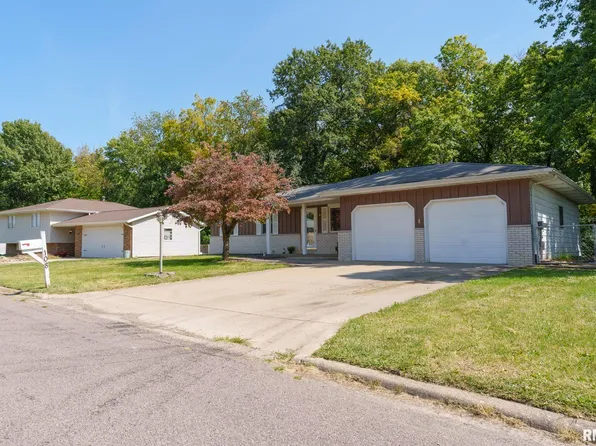 108 Tanglewood Ln, East Peoria, IL 61611