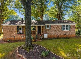 1210 2nd St SE, Conover, NC 28613