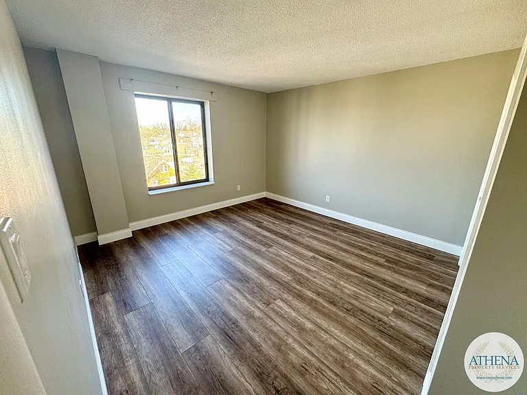 727 Bellevue St — Photo 12