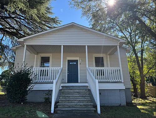 18 Pond St Photo 1