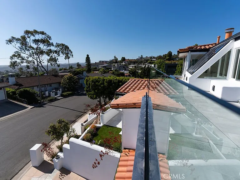 2850 Zell Dr — Photo 31