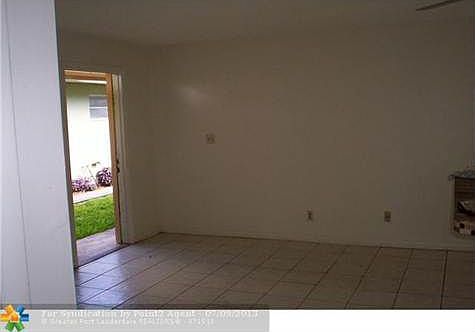 4th image of 1520 SW 21st St #1