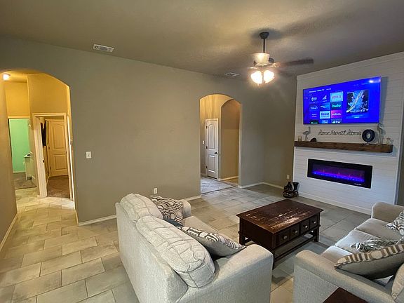 3rd image of 9224 Parkview Cir