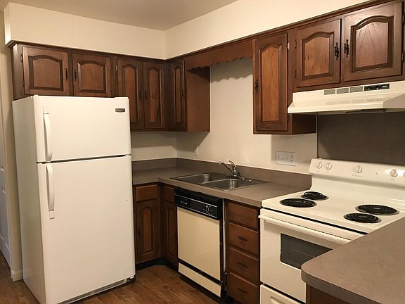 3rd image of 5525 Cresthaven Ln APT 1D