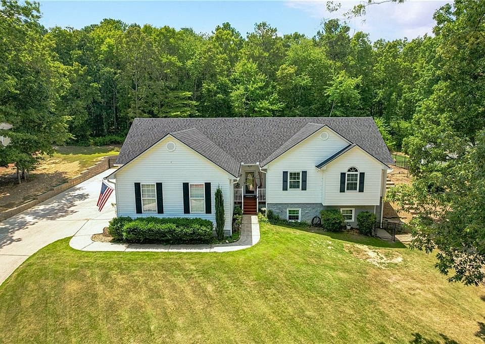 1st image of 50 Pond Mill Ct SE