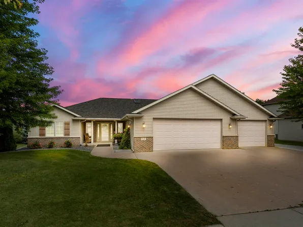 619 Roland St, Combined Locks, WI 54113