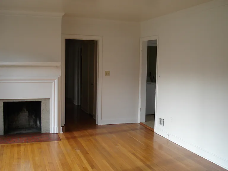 2401 Broadway Ave SW #A — Photo 3