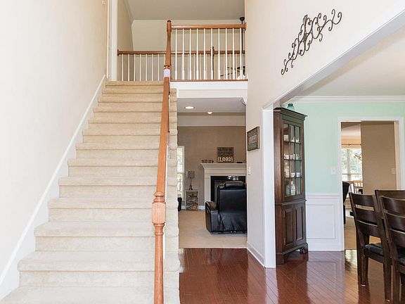 4th image of 709 Melford Ln