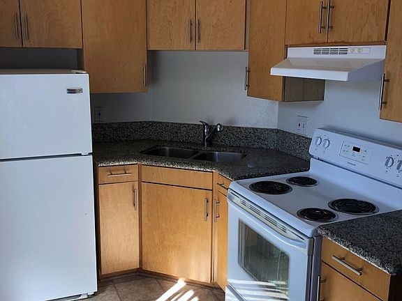 3rd image of 2620 Ellendale Pl APT 110