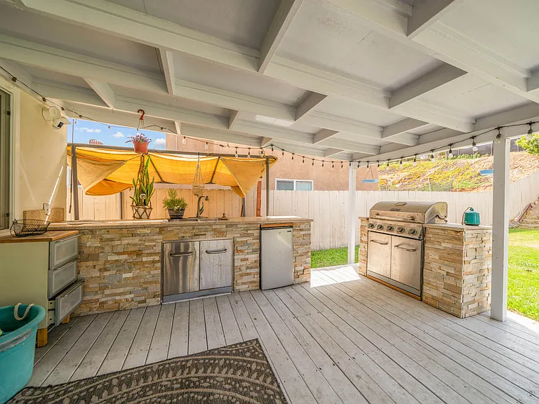 70 Leanna St — Photo 12