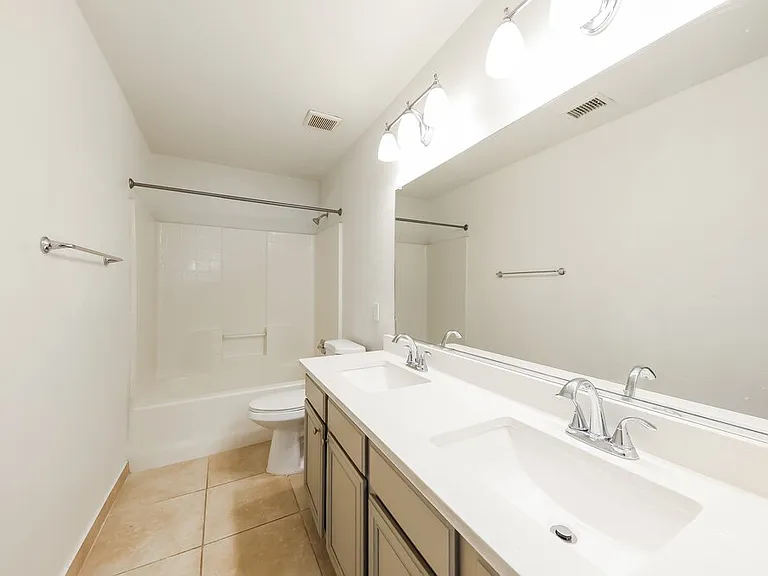 1419 W Villa Theresa Dr — Photo 15