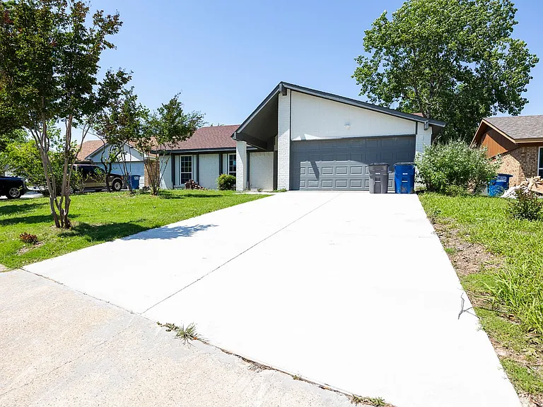 2609 Herring Cir — Photo 1