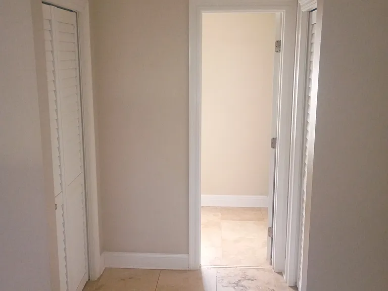 920 S Heron Cir — Photo 5
