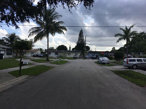 5th image of 1821 SW 64th Ter