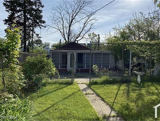 1st image of 3489 Saint Clair St