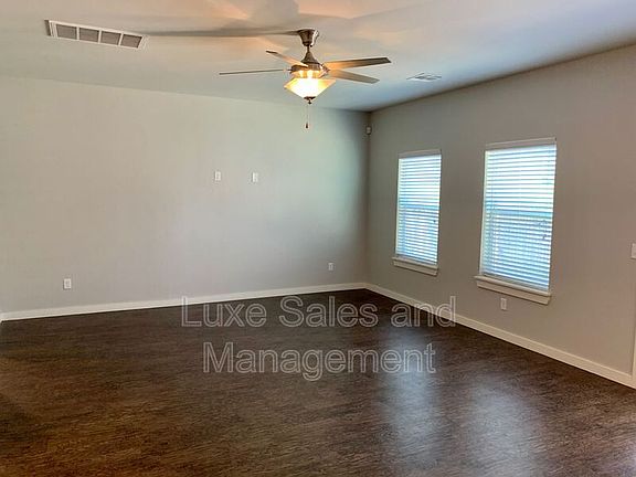 5th image of 17609 Hampton Park Dr #B