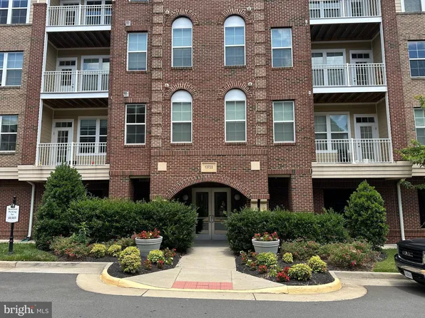 13722 Neil Armstrong Ave APT 203, Herndon, VA 20171