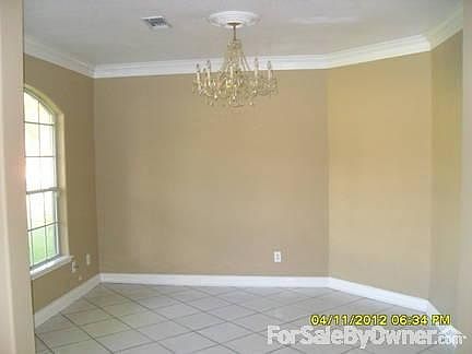 Formal dining
						:
						Lead crystal chandelier.