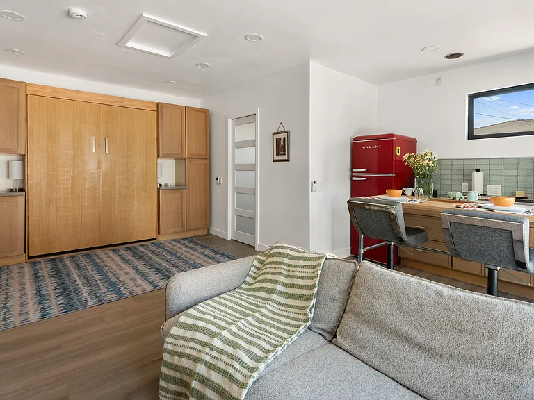 Glider Ave — Photo 23