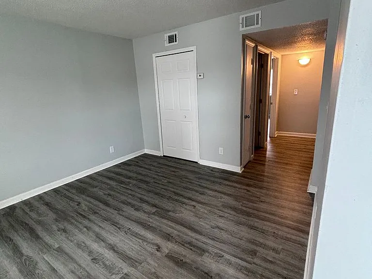 Garden View Apartments — Photo 26