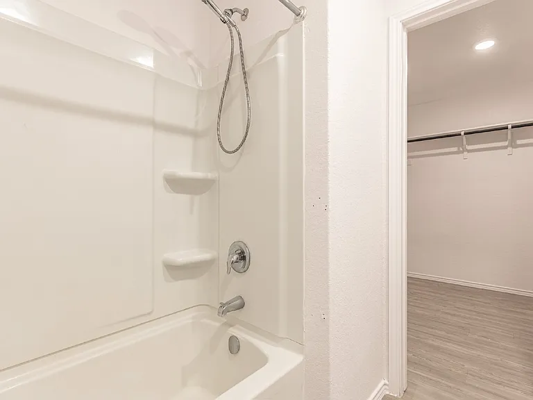2807 Ruby Xing — Photo 23