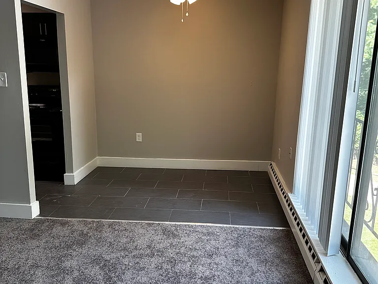 Cedar Square Apartments — Photo 16