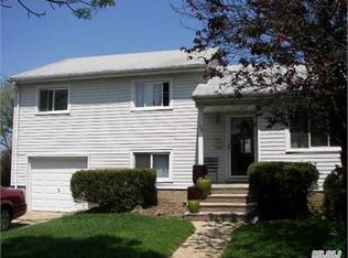 108 Soloff Blvd, Inwood, NY 11096