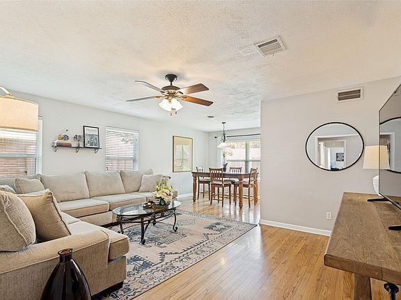 2nd image of 10031 Timberoak Dr