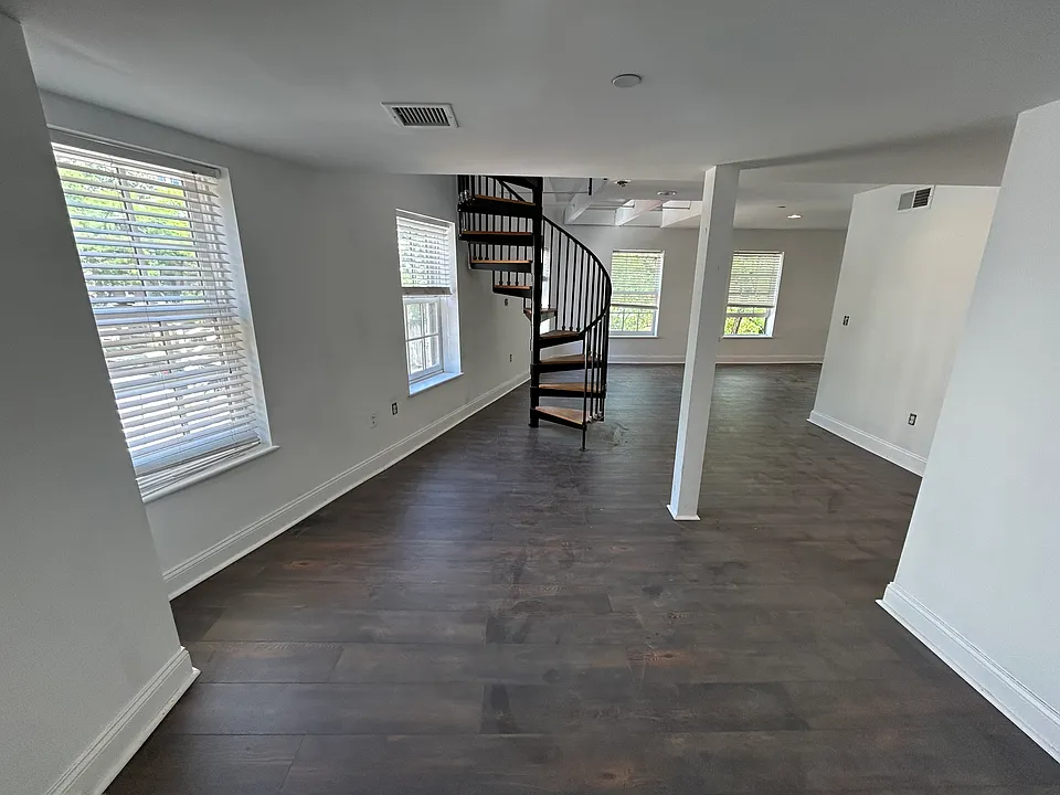 101 S Warren St #1