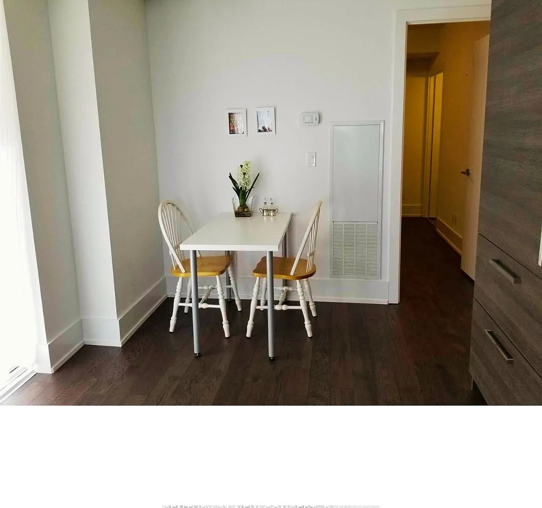 200 Bloor St W — Photo 3