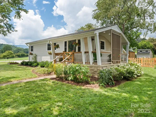 250 Shelton St, Waynesville, NC 28786