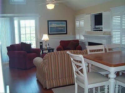 living/dining area
