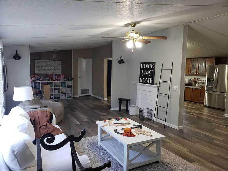 4729 Singletary Rd — Photo 2