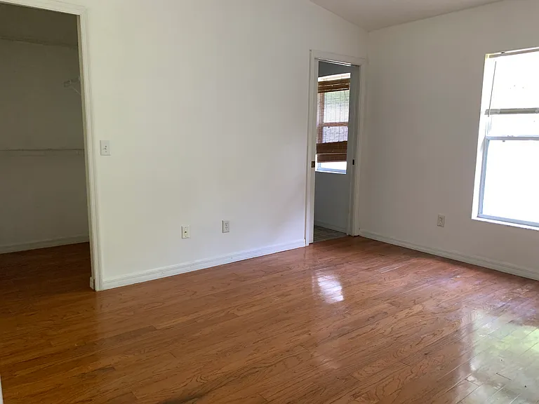 1061 Oak Forest Cir — Photo 16