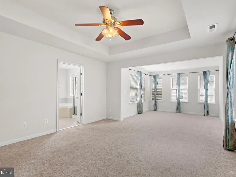 22667 Flowing Spring Sq — Photo 24