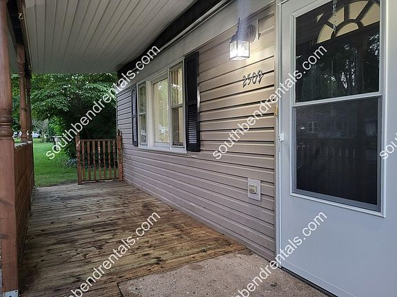 2nd image of 2509 Sampson St