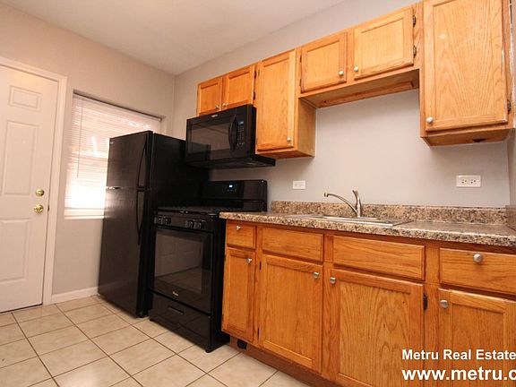3rd image of 1344.5 W Argyle St #1S