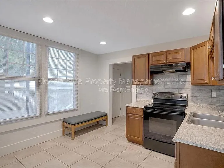 316 W Columbus Dr #A — Photo 6