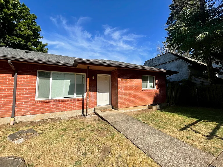 3507 NE 50th Ct #B — Photo 2