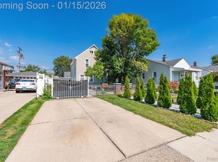 868 Mill St, Lincoln Park, MI