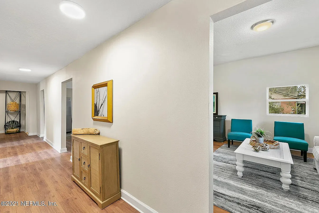 3 bed, 1294 sqft, $1,800 — Photo 4