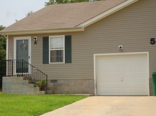 500 Luxury Dr #B, Clarksville, TN 37043