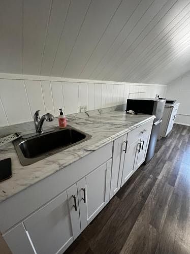 1st image of 12 Clayton Pl #2