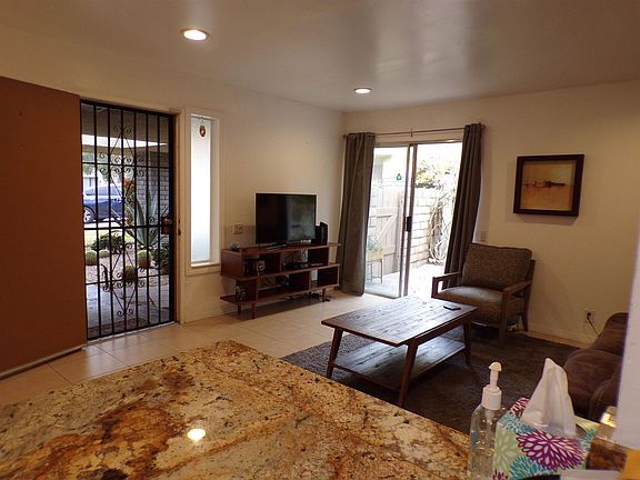 3rd image of 1548 N Sunflower Ct