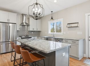 412 E Rickert Ave, Dickson, TN 37055