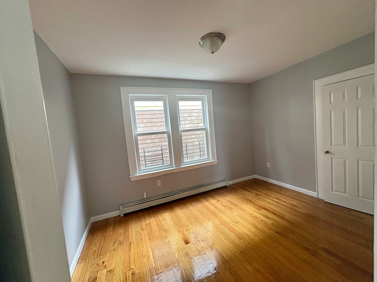 3 bed, 1300 sqft, $2,550 — Photo 4