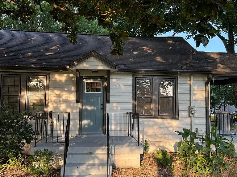 408 Spence Ln — Photo 3
